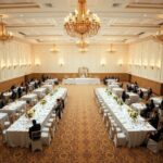 jak usadzić gości weselnych przy prostokątnych stołach